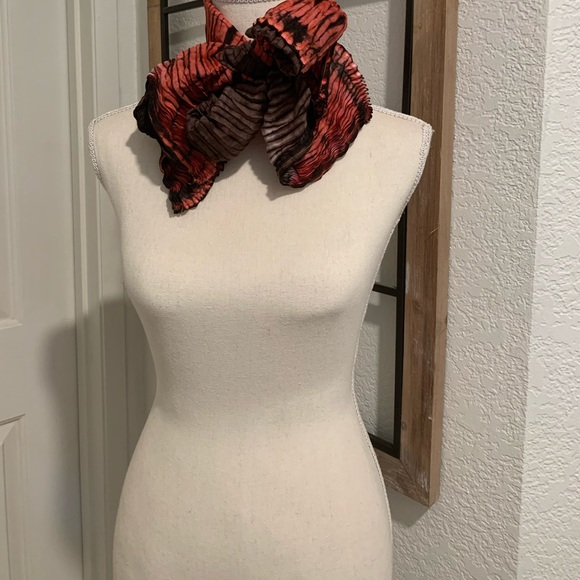 Unbranded Multi-Color Crinkle Scarf. Gently Used. - Picture 4 of 4